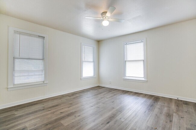 Building Photo - Very nice 3 bedroom home in Santa Rita AVAILABLE NOW!