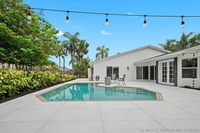 Building Photo - 561 SW 168th Terrace