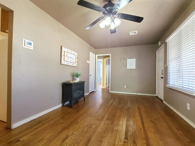 Building Photo - 3512 N Holman Ct