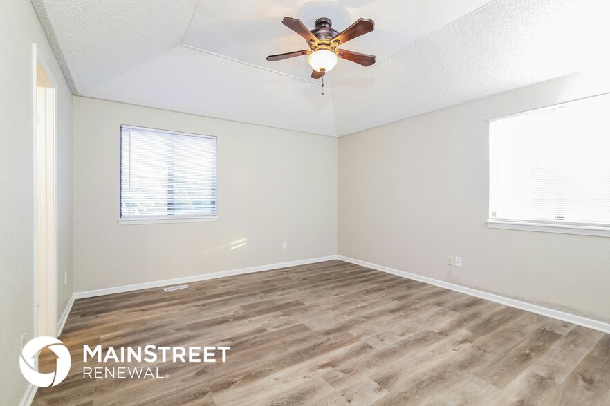 Building Photo - 14501 St Andrews Dr