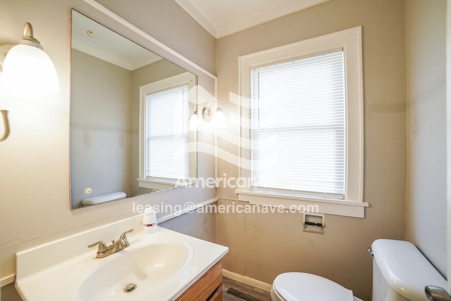 Building Photo - 110 Court Dr