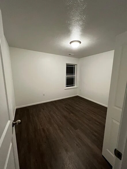 Building Photo - 120 Christian Way