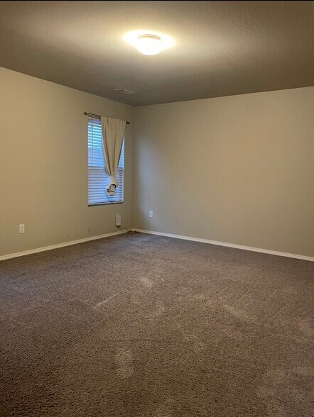 Building Photo - 1191 S Jaybird Ln