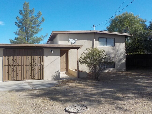 Building Photo - 8100 E Kenyon Dr