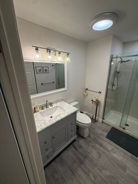 Building Photo - 955 Juniper Way