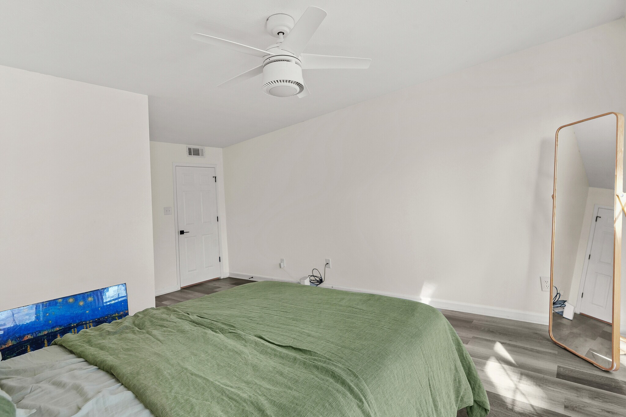 Building Photo - 1242 Weatherstone Dr NE