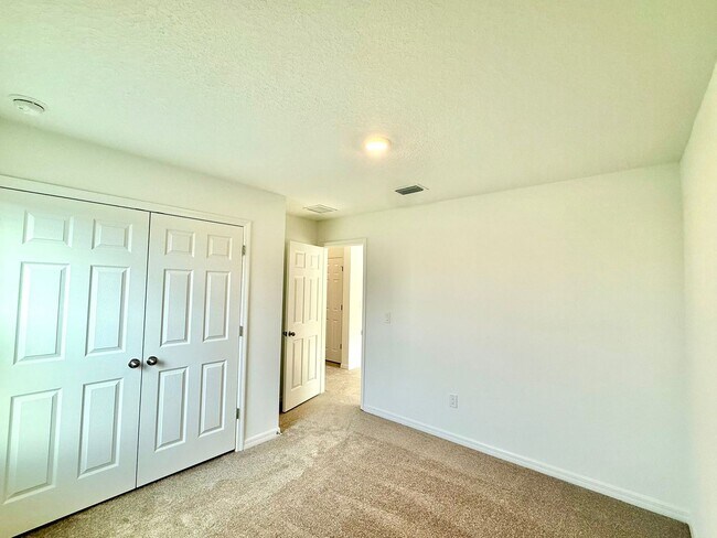Building Photo - Step into style – Lease this 4Bed gem in D...