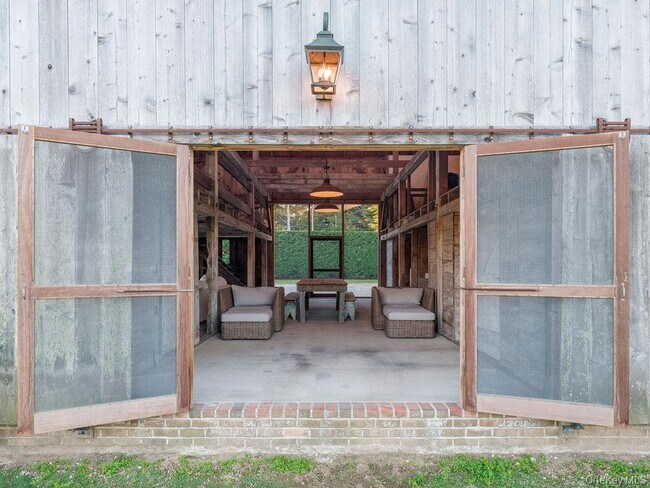 Building Photo - 29500 Main Rd