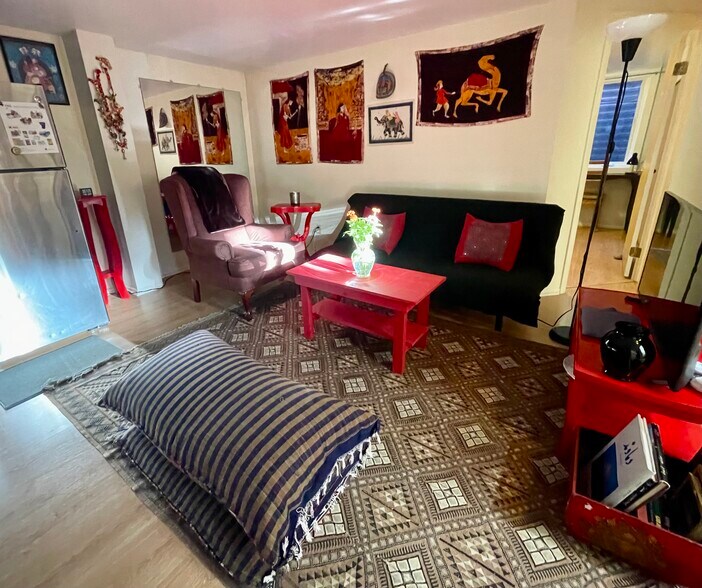 Building Photo - 2879 S Filmore St