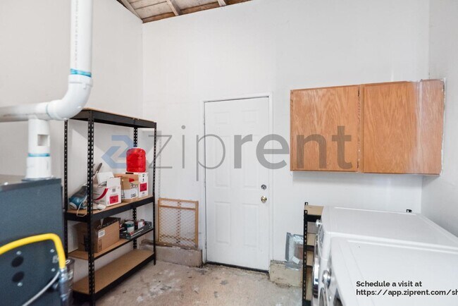 Building Photo - 431 42nd St