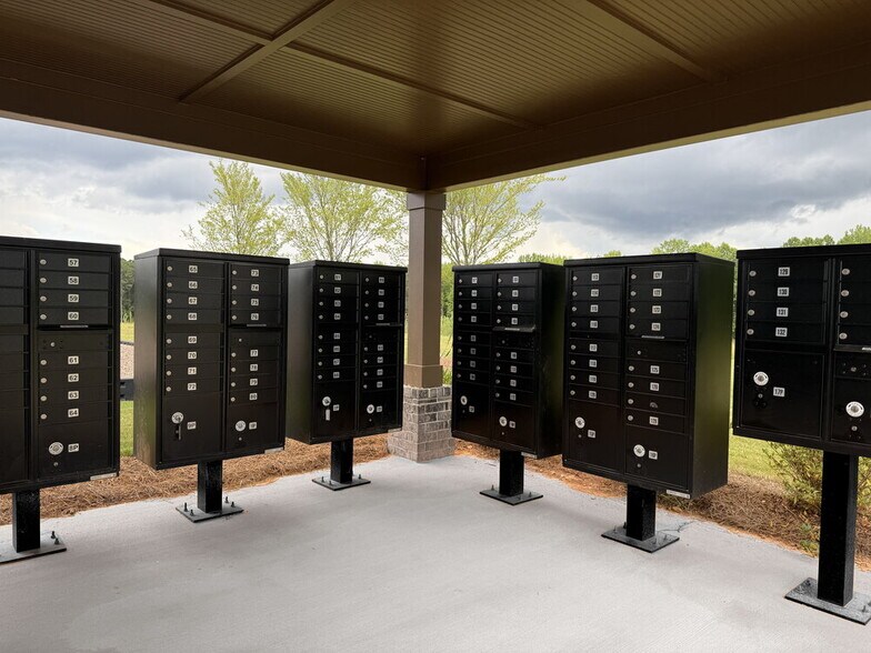 Building Photo - 2 Cantrell Dr