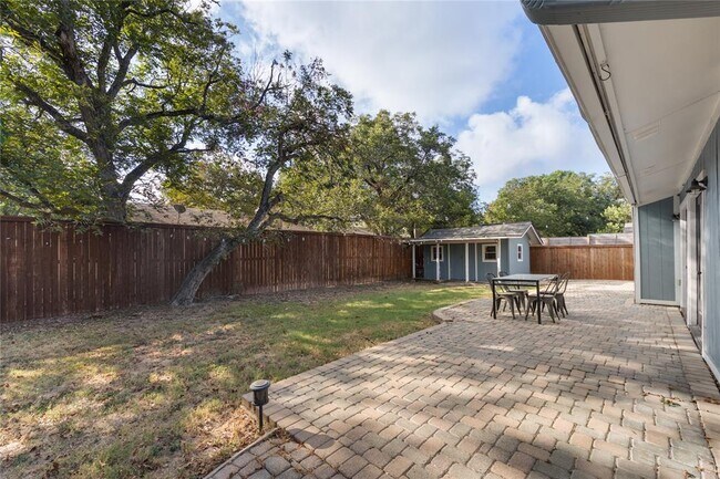 Building Photo - 7505 Burly Oak Cir