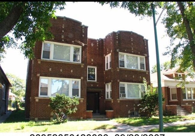 Building Photo - 7935 S Dante Ave