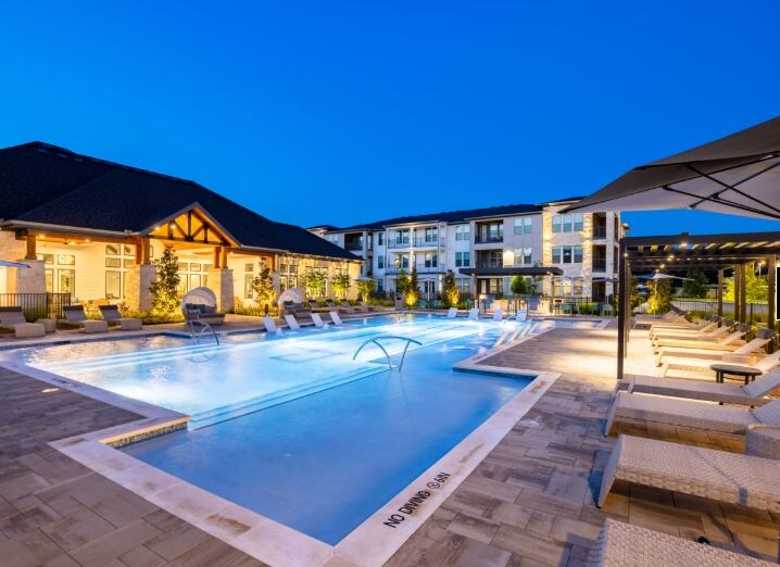 Building Photo - 4255 Magnolia Vlg Dr