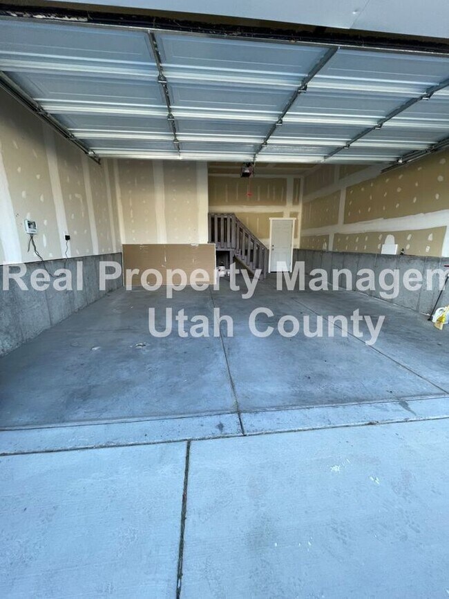 Building Photo - 310 E 300 S