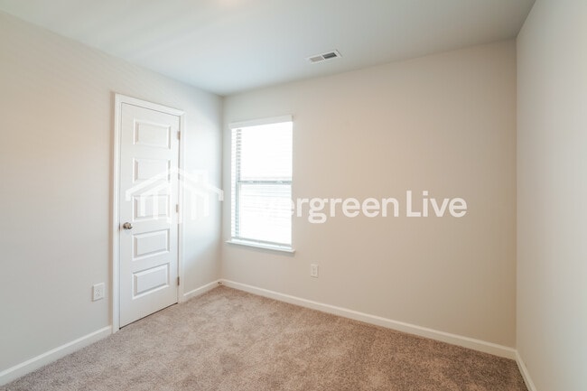 Building Photo - 22677 Dashwood Ln