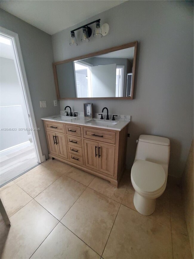 Building Photo - 7858 Dixie Beach Cir