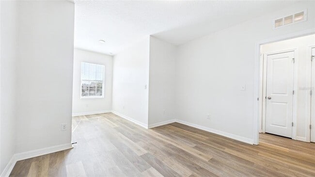 Building Photo - 710 Barclay Wood Dr