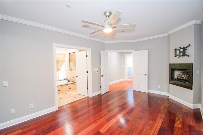 Building Photo - 4 Prichard Way NE