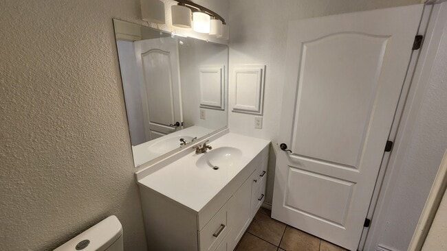 Building Photo - Charming 3bd, 2 ba Home for Rent in Arroya Vista Subdivision