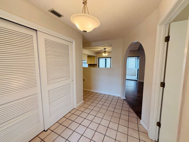 Building Photo - 8992 Hernando Way