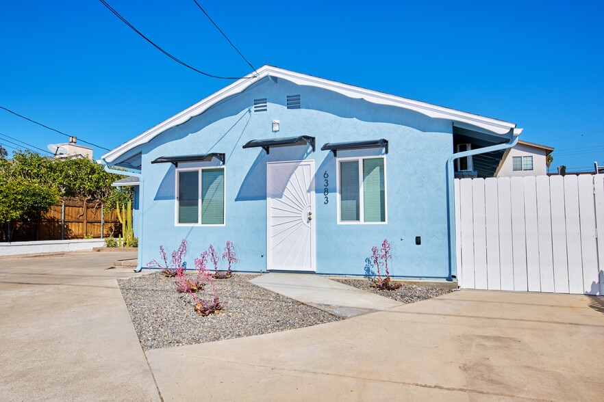 Front Entry - 6383 Lake Arago Ave