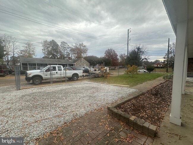 Building Photo - 7912 Bellefonte Ln