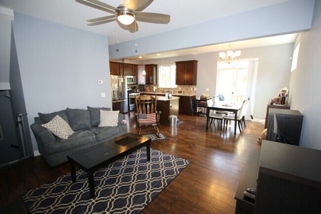 Building Photo - Modern and Spacious 4 Bedroom Condo in East Anchorage!