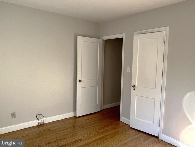 Building Photo - 11 Plainsboro Rd