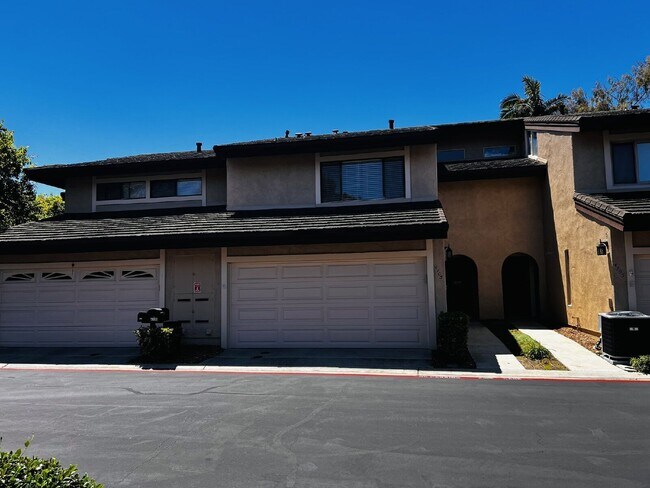 Building Photo - 4705 Birchwood Cir