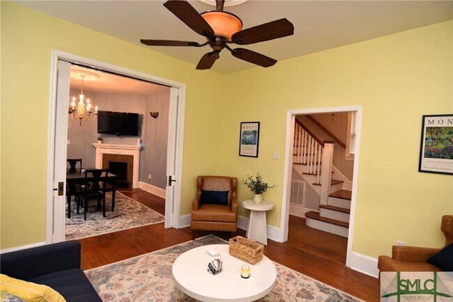 Building Photo - Spacious and fully furnished Victorian beauty