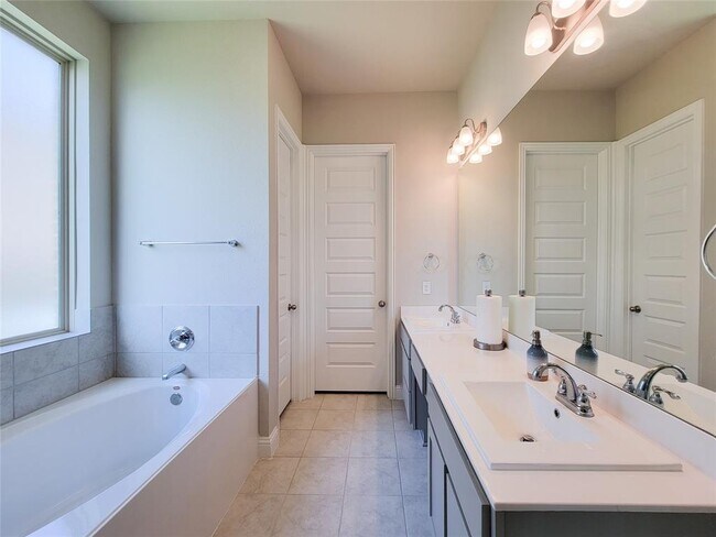 Building Photo - 6322 Cambrai Wood Ln