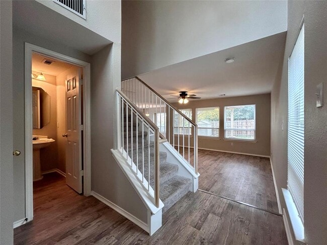 Building Photo - 1104 Doras Dr