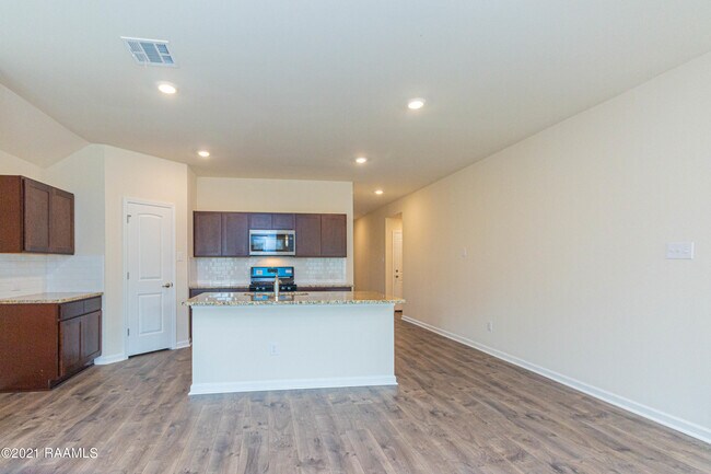 Building Photo - 110 Emerald Star Ln