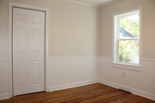 Building Photo - 275 Piney Ln