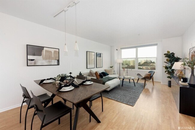 Building Photo - 1BD/1BA Condo at Oceanview Village - Close...