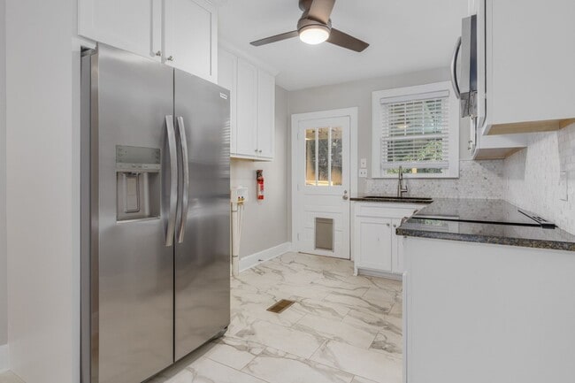 Building Photo - Live in the Heart of Shandon – Stylishly R...