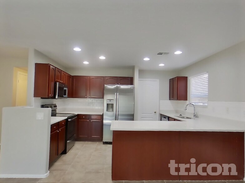 Building Photo - 28888 N Nugget Ct