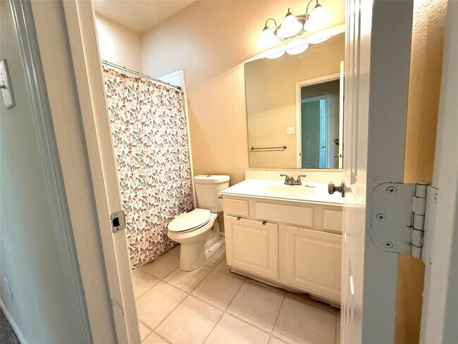 Building Photo - 3221 River Birch Dr