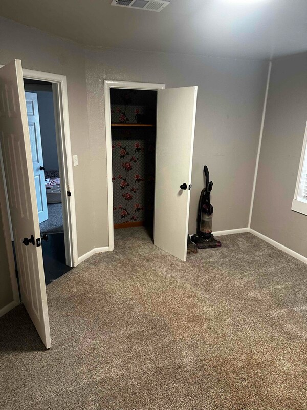 Building Photo - 1912 S Jordan Ave