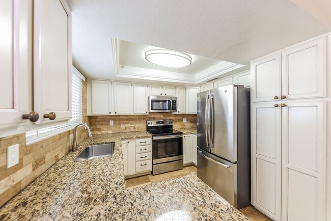 Building Photo - 20620 N 18th Ave