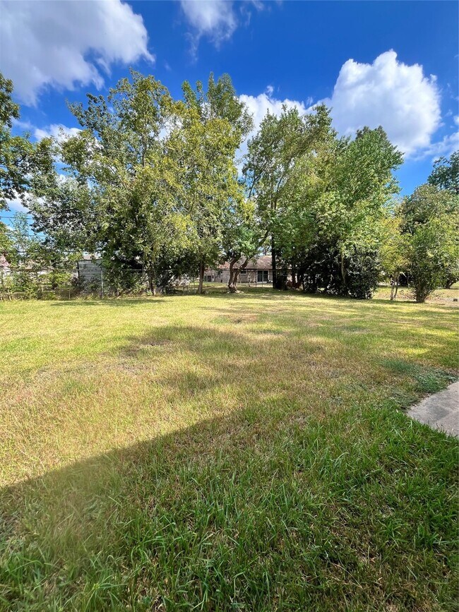 Building Photo - 7731 Melanie St