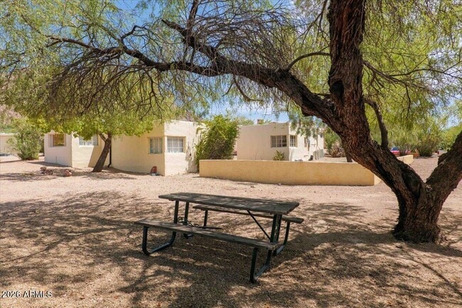 Building Photo - 5702 E Camelback Rd