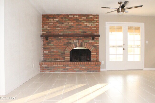 Building Photo - 8806 N 105th Ln