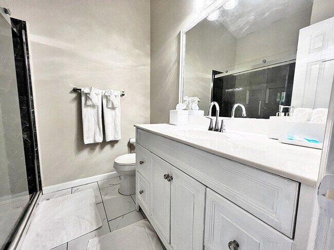 Building Photo - 2812 Cambridge Mews Dr NW