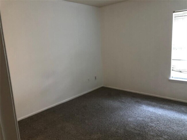 Building Photo - 482 N Pin Oak Pl