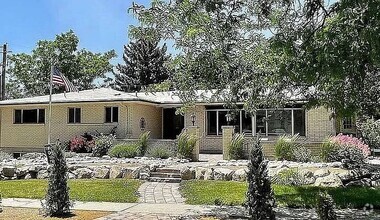 Building Photo - "Spacious 6-Bed Oasis in American Fork wit...