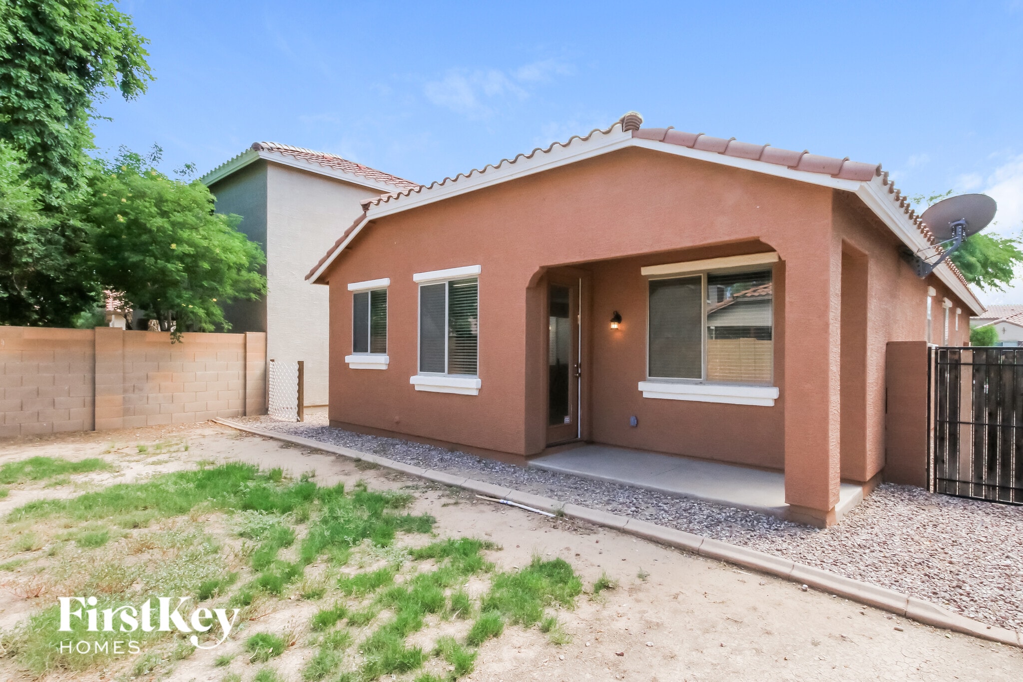 Building Photo - 3762 E Chickadee Rd