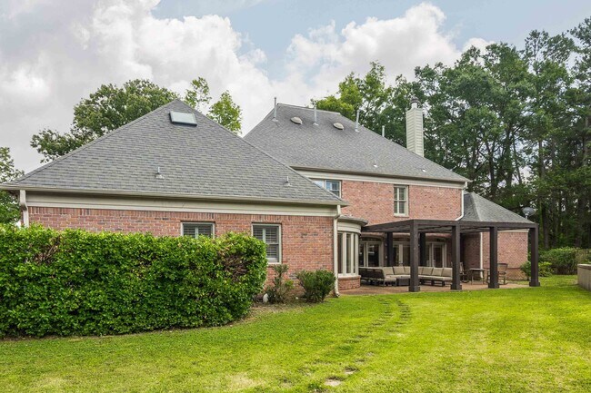 Building Photo - 415 S Yates Rd