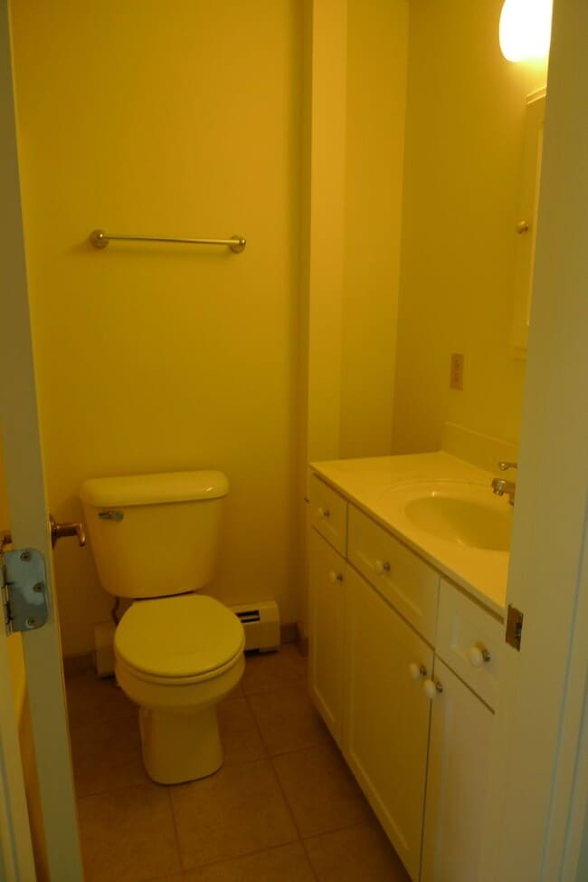 Building Photo - 9 State St